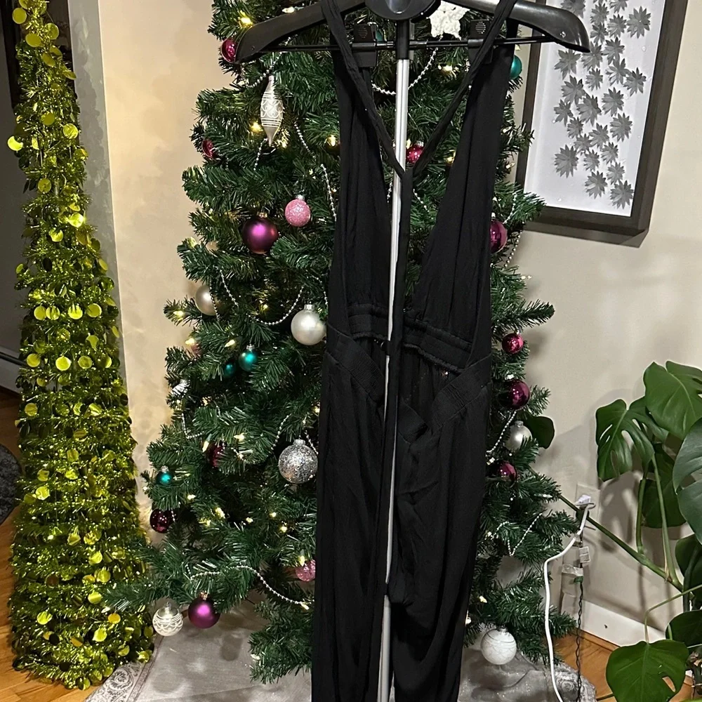 *LULUS* Black Convertible Halter Tie Ankle Cuff Jumpsuit Size Large - Picture 7 of 9